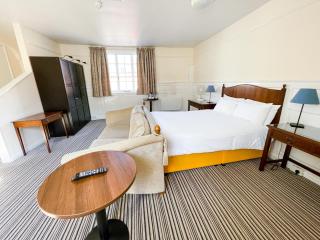 The Star and Garter Hotel - Andover - 4