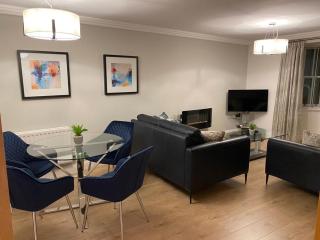 GS - Luxury, modern town centre, 2 beds, free parking for one vehicle - 4