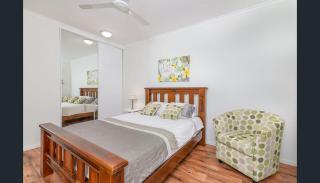 Entire 2 bedroom townhouse - Four Mile Beach Escapes - your home away from home - 4