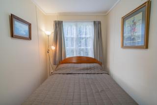 Rustlein Cottage - Te Anau Holiday Home - Te Anau - 1