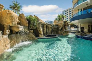 Mooloolaba Beachfront: Superior Resort Apartment - 0