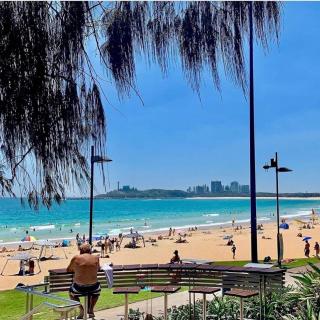 Mooloolaba Beachfront: Superior Resort Apartment - Mooloolaba - 3