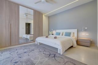 Stunning Apartment in a Central Location with Views - 1