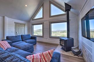 Central Family Retreat with Mtn Valley Views! - - 7