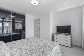 Amazing 3 bedroom apartment on the first line of the best Las Americas beach, air conditioner and terrace ocean view - Playa de las Americas - 1