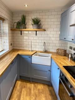 The Captains Nook-Hot tub - 4