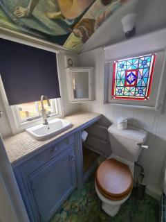Stonehenge Inn & Shepherd's Huts - Durrington - 7