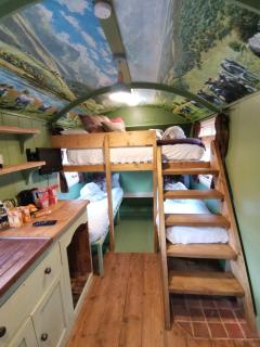 Stonehenge Inn & Shepherd's Huts - Durrington - 6