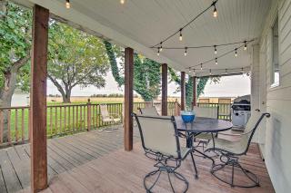 Countryside Cottage with Large Yard Near Topeka - - 9