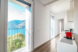 An armchair on the Lake - 3