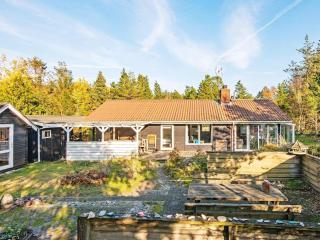 6 person holiday home in Glesborg - Fjellerup Strand - 0