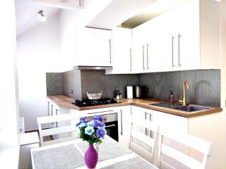 SUN APARTMENT center city - Chişinău - 8