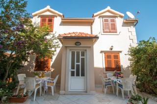 Apartments Longo - Supetar - 9