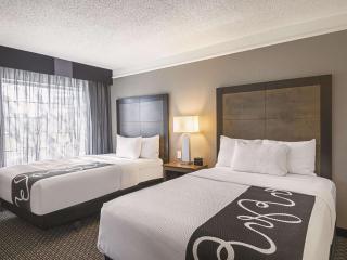 La Quinta Inn & Suites by Wyndham Austin Near The Domain - 1