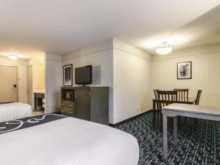 La Quinta by Wyndham Kansas City Airport - Kansas City - 3