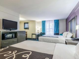 La Quinta by Wyndham Kansas City Airport - Kansas City - 2
