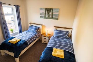 Sunrise Beach House - Great for family stays and contractors - Cleethorpes - 1