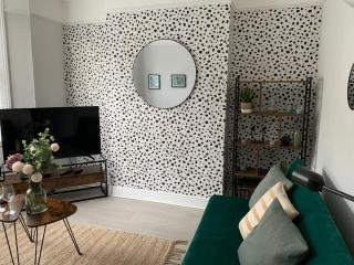 House of cosy dots - Northampton - 4