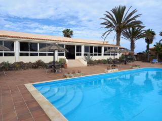 Rustic 1-Bed Bungalow in Parque Holandes - La Oliva - 5