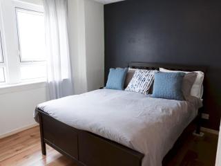 Cozy two bed flat near Glasgow Airport & Paisley - Pass the Keys - 3
