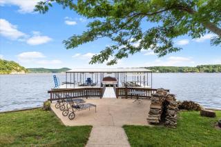 Private Dock Spacious Lakefront Home in Stover - Laurie - 8