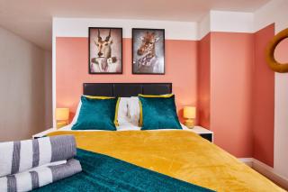 Sleek Nottingham Apartment - Balcony & Sleeps 6 - 6