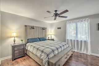 Massanutten Getaway with Fireplace Hike and Ski! - 1