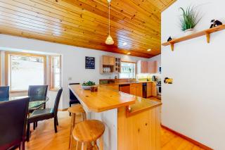 Laurelwood Manor - 6