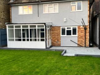 Detached 5 bedroom house, ideally located - Finchley - 5