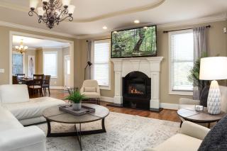 Premium WIFI! Luxurious Home in ASHEVILLE with PRIVATE Hot tub! - Asheville - 9