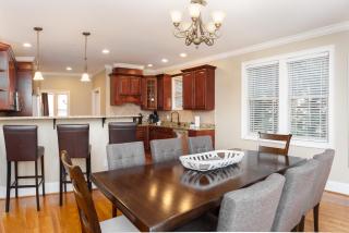 Premium WIFI! Luxurious Home in ASHEVILLE with PRIVATE Hot tub! - Asheville - 4