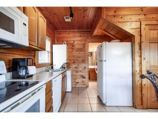 Stairway to Heaven - Hot Tub, Pool, Prime Location - 4