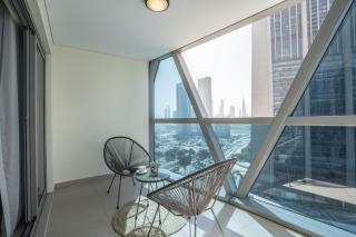 HiGuests - Luxury Apartment in the Iconic Park Towers - Dubai - 7