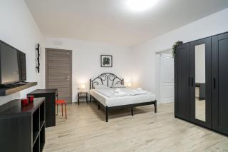 Residence & Pool Villa Schwarz Suites - 4