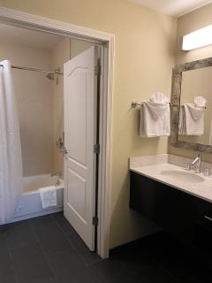Staybridge Suites Syracuse Liverpool by IHG - Liverpool - 9