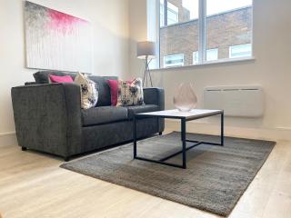 Peak at Fleet Heights Apartment Four - 8