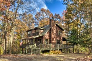Spacious Cabin with Furnished Deck and Hot Tub! - Mashburn Mill - 8