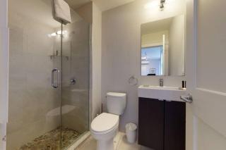 A Stylish Stay w/ a Queen Bed, Heated Floors.. #12 - Brookline - 1