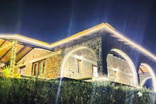 EZE NOF - A hilltop villa with 360º water view - Nashik - 0