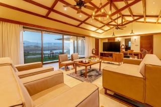 StayVista at Nihira Farms with Lake View - Kamshet - Takwa Budrukh - 5