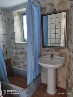 Petrounis Hotel - 4