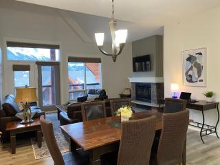 Spectacular Penthouse With Amazing Views, Indoor Pool and Hot tub - 3