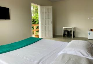 Suíte- Quarto independente com banheiro privativo - Wi-fi grátis - 2