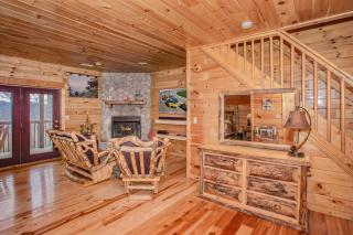 Beary Cozy - Hot Tub, Fireplace, Free attraction Tickets!!! - 4
