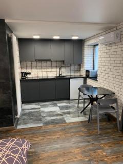 Уютная квартира возле метро 23 Августа - Kharkiv - 4
