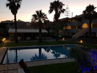 Asteraki ApartHotel - 2