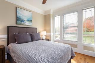 Premium WIFI! Luxurious Home in ASHEVILLE with PRIVATE Hot tub! - Asheville - 1