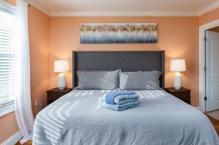 Premium WIFI! Luxurious Home in ASHEVILLE with PRIVATE Hot tub! - 4