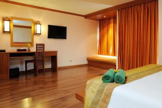 Baumanburi Hotel Patong - 8