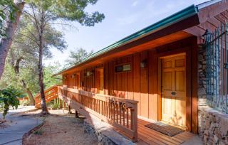 Whispering Pines Lodge - 4
